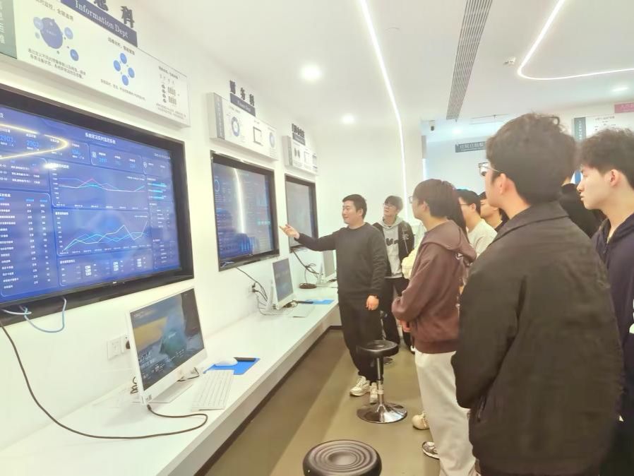 信息工程學院“就業能力提升培訓班”開班儀式順利舉行，助力學子在信息科技領域騰飛